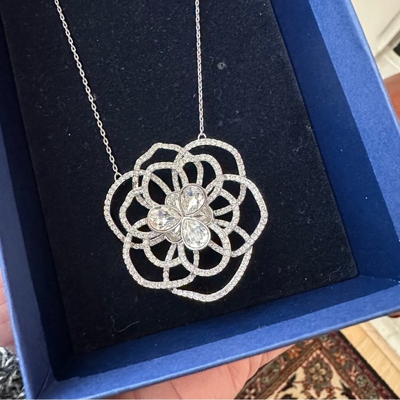 Authentic Swarovski Flower Necklace - Picture 3 of 9